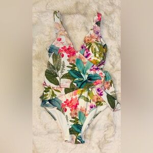 NWOT Zingara TRIDA CROSSED ONE-PIECE Floral Swimsuit Size Small